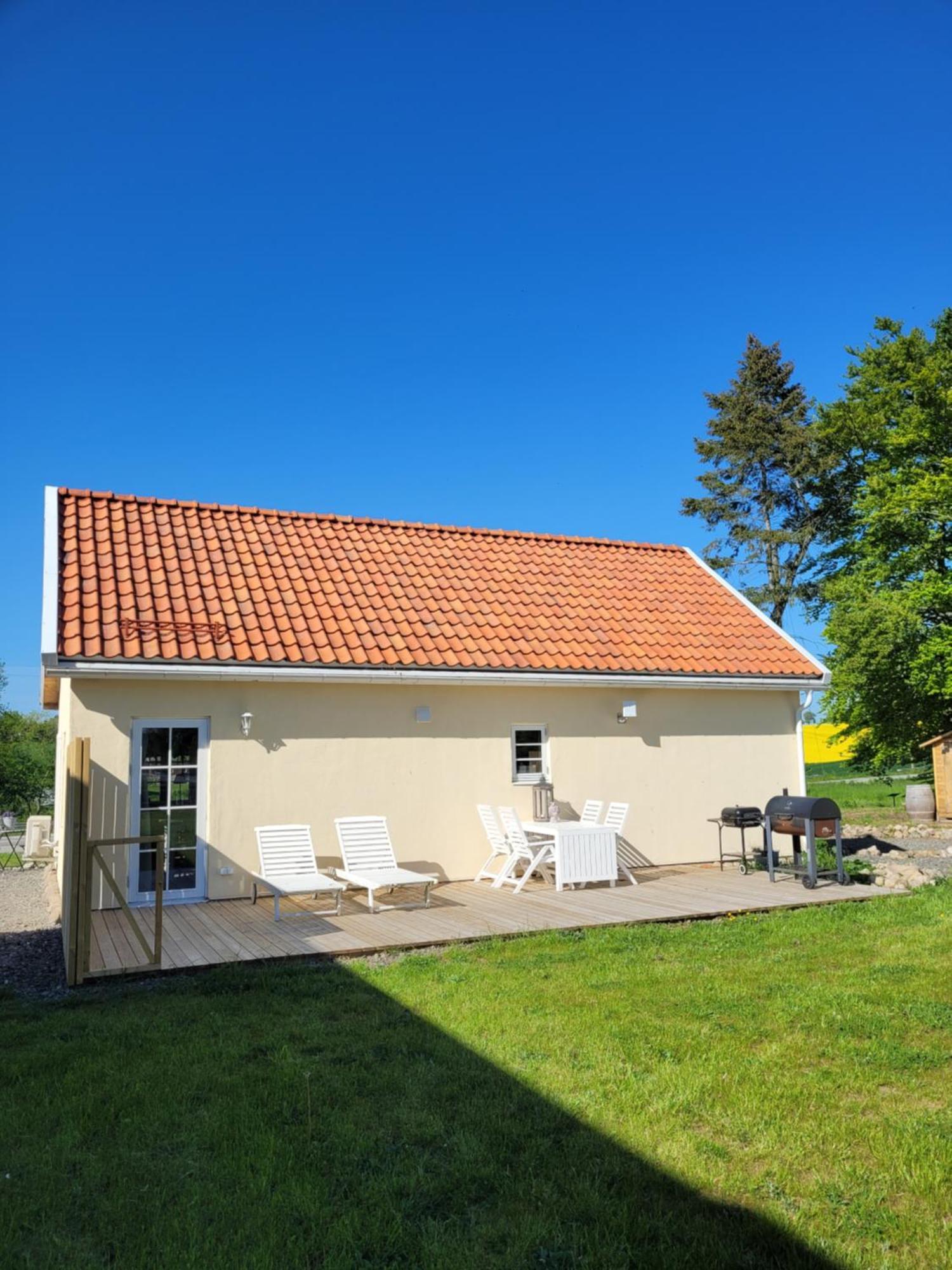 Hus I Mysig By Naera Havet Villa Ystad Exterior photo